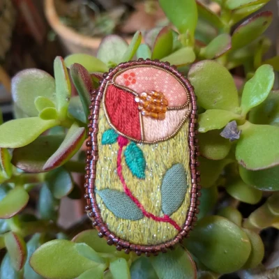 Broche fleur vitrail rose recto