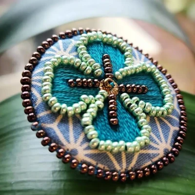 Broche trèfle à 4 feuilles recto